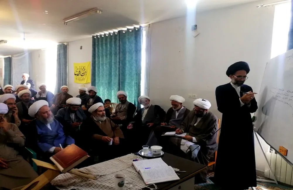مسجد تراز انقلاب اسلامی باید به پایگاه بصیرت‌افزایی تبدیل شود