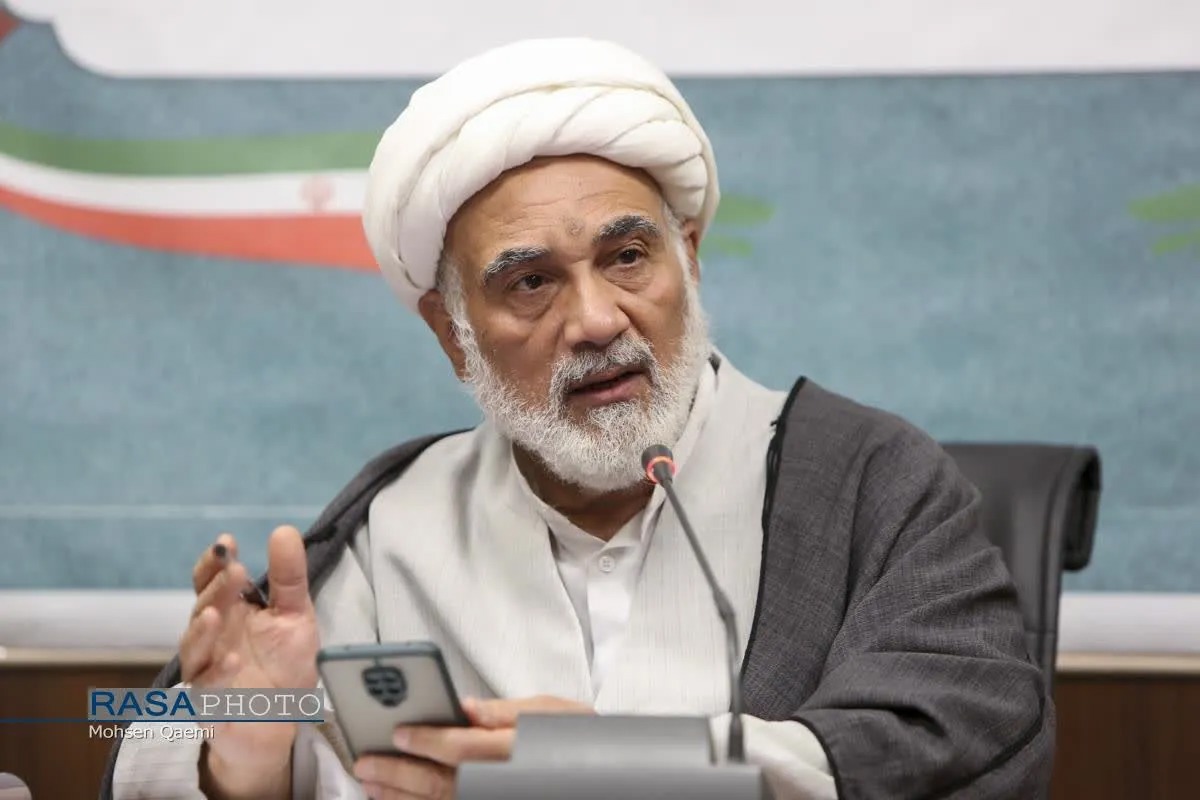 مردم می‌خواهند زندگی کنند؛ نکبتِ تسلیم یا عزتِ مقاومت