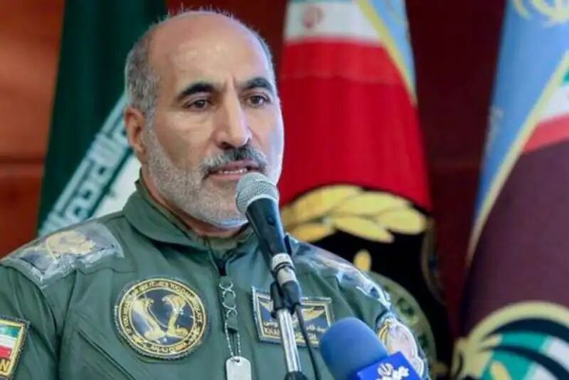 تجلیل فرمانده هوانیروز ارتش از بانویی که فرزند، خواهر و همسر شهید بود | آخرین خبر