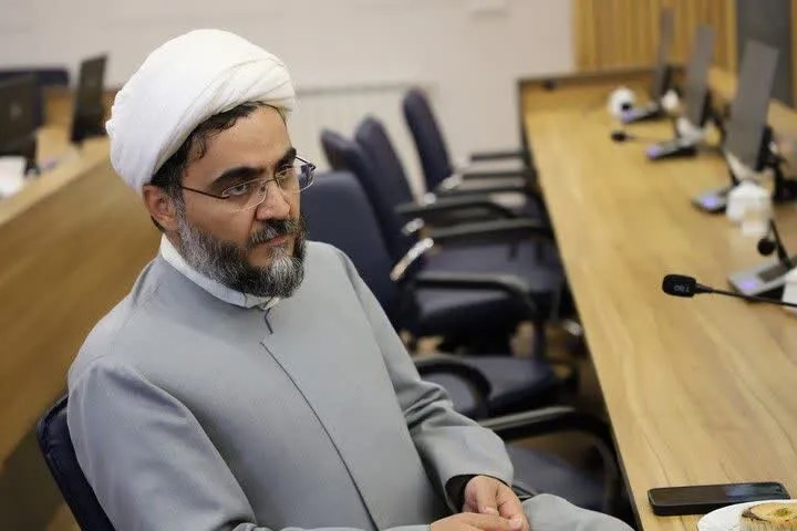 ۴ پایان‌نامه سطح سه دفاع شد؛ از فقه انتظامی تا خمس و معاملات اضطراری