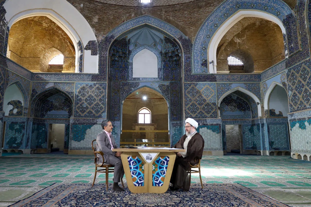 ضبط برنامه «آفتاب شرقی» با حضور امام جمعه تبریز در مسجد کبود+ تصاویر