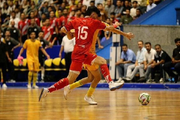 سقوط یک‌پله‌ای دلسوختگان قم پس از شکست در هفته چهارم لیگ برتر فوتسال