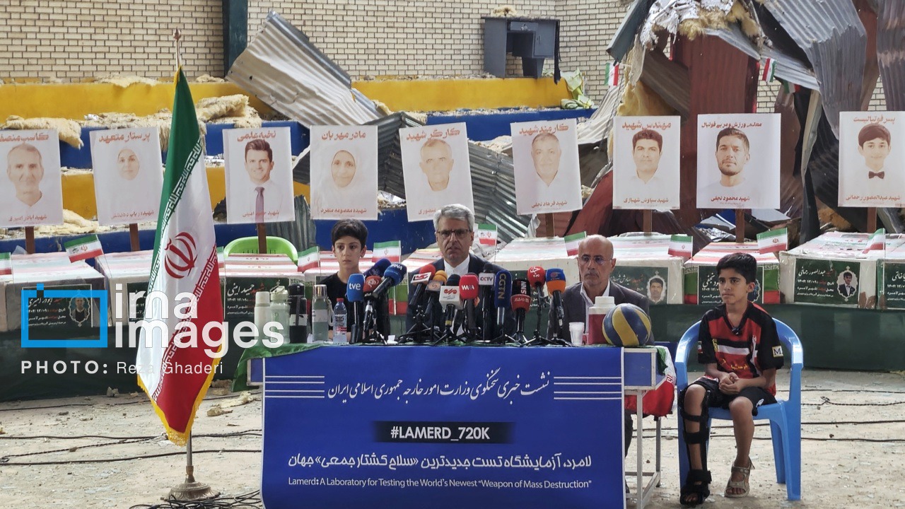 سخنگوی وزارت خارجه: مجموعاً ۴ موشک طی ۳۵ ثانیه به لامرد برخورد کرده‌اند