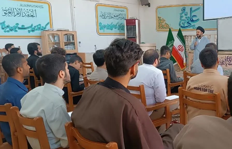 برگزاری کارگاه پژوهش طلاب و اساتید مدرسه علمیه امام جعفر صادق آباده
