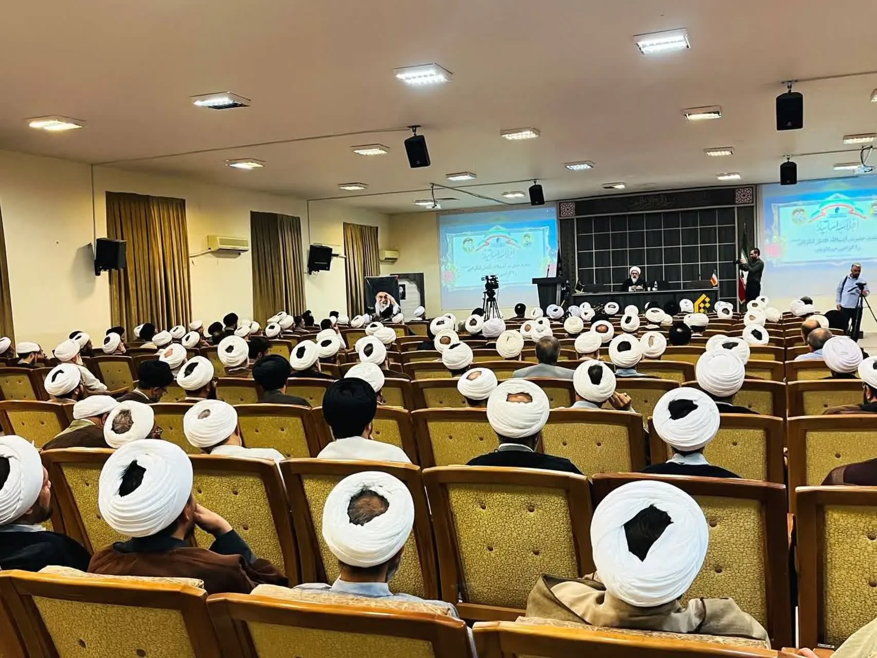 مباحثه؛ از سنت اصیل حوزه تا برنامه رسمی درسی المصطفی