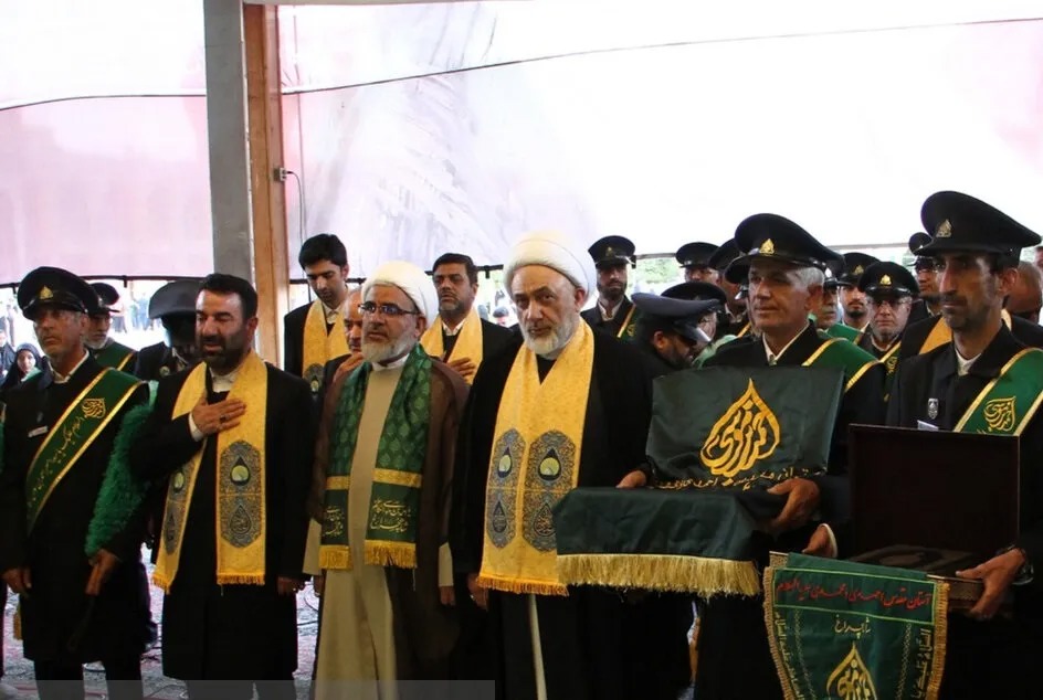 غبارروبی مضجع شریف شاهچراغ با حضور خدام حرم عبدالعظیم حسنی