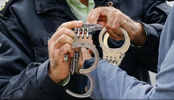 دستگیری ۵ سارق مسلح طلاجات و زیورآلات در جیرفت
