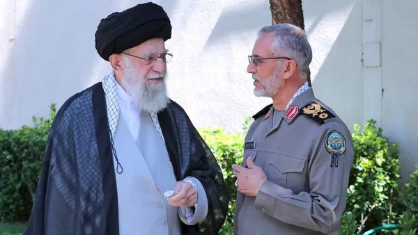 تصویری دیده‌نشده از شهید شیرازی در کنار رهبر شهید انقلاب
