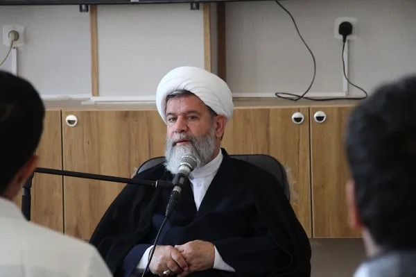 مدارس علمیه باید طلاب را برای رسالت های حوزه پرورش دهند