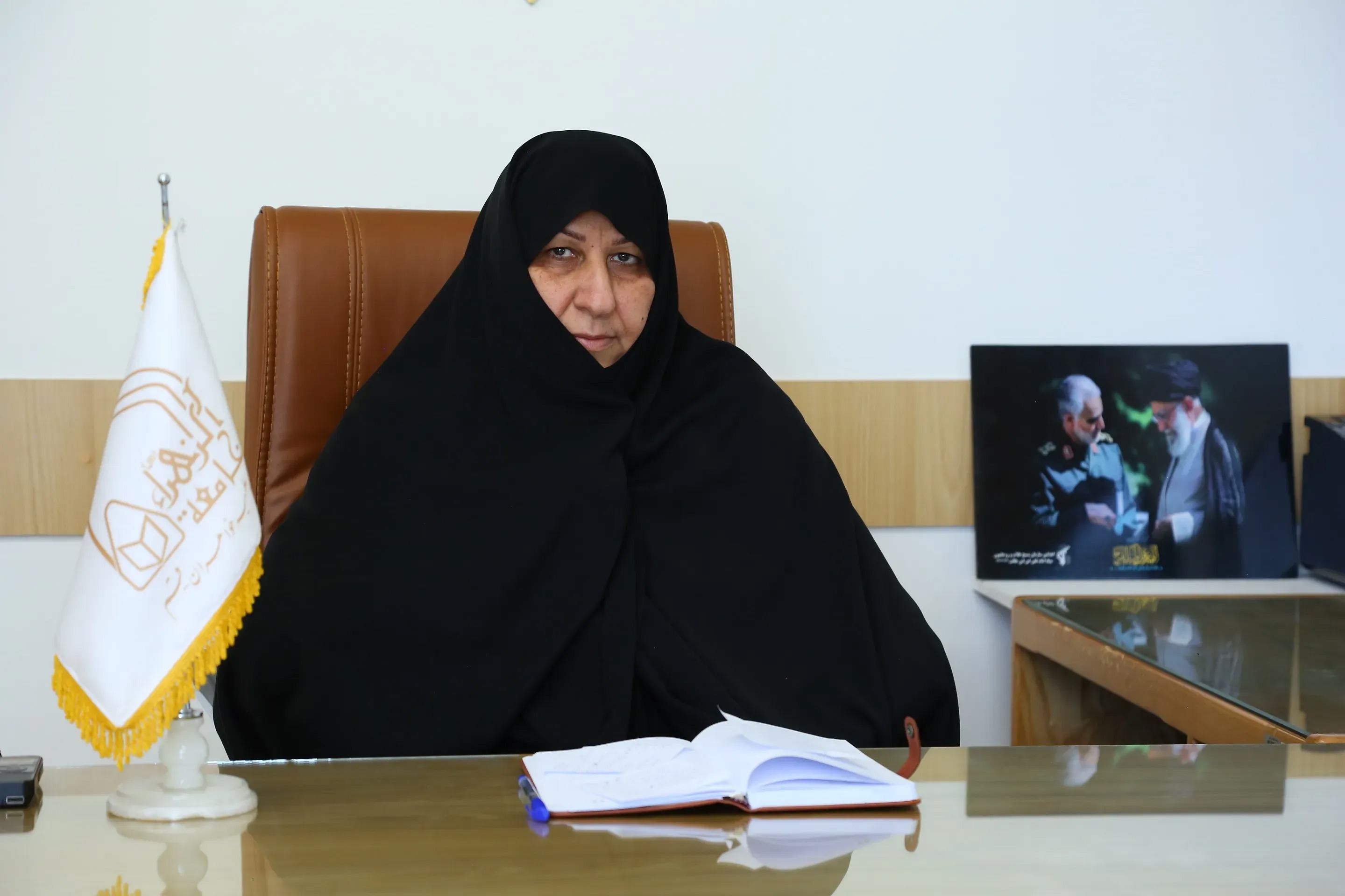 مادر شهید فرزندش را با آرامش به خاک سپرد؛ اما فقدان رهبر، آرامش او را گرفت