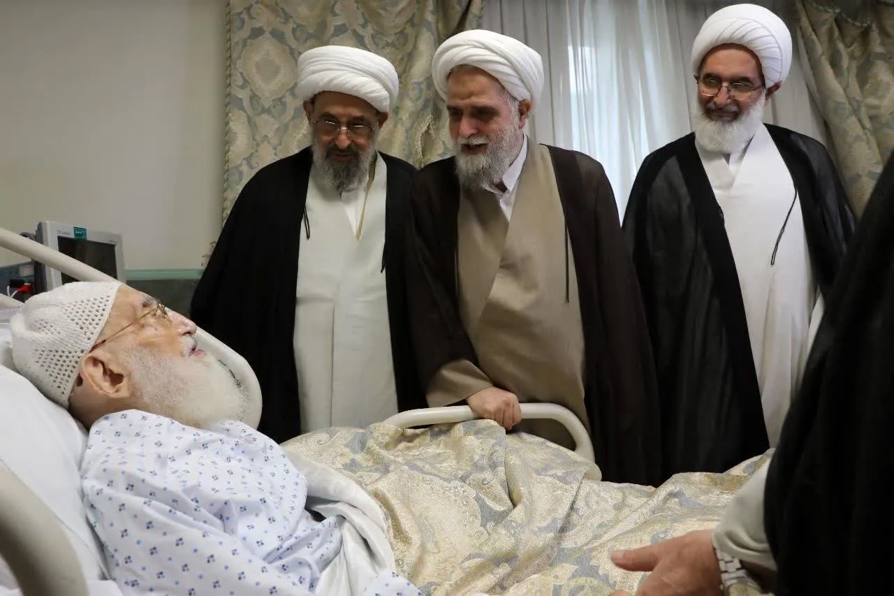 عیادت نمایندگان رهبر معظم انقلاب از آیت الله نوری همدانی