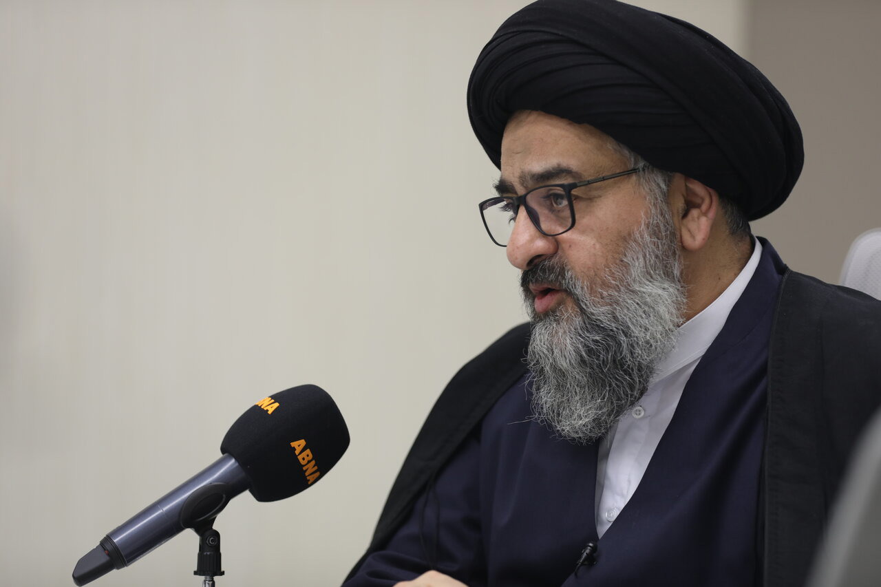 بزرگان حوزه علمیه با وجود فقر و دشواری، مسیر علمی خود را رها نکردند
