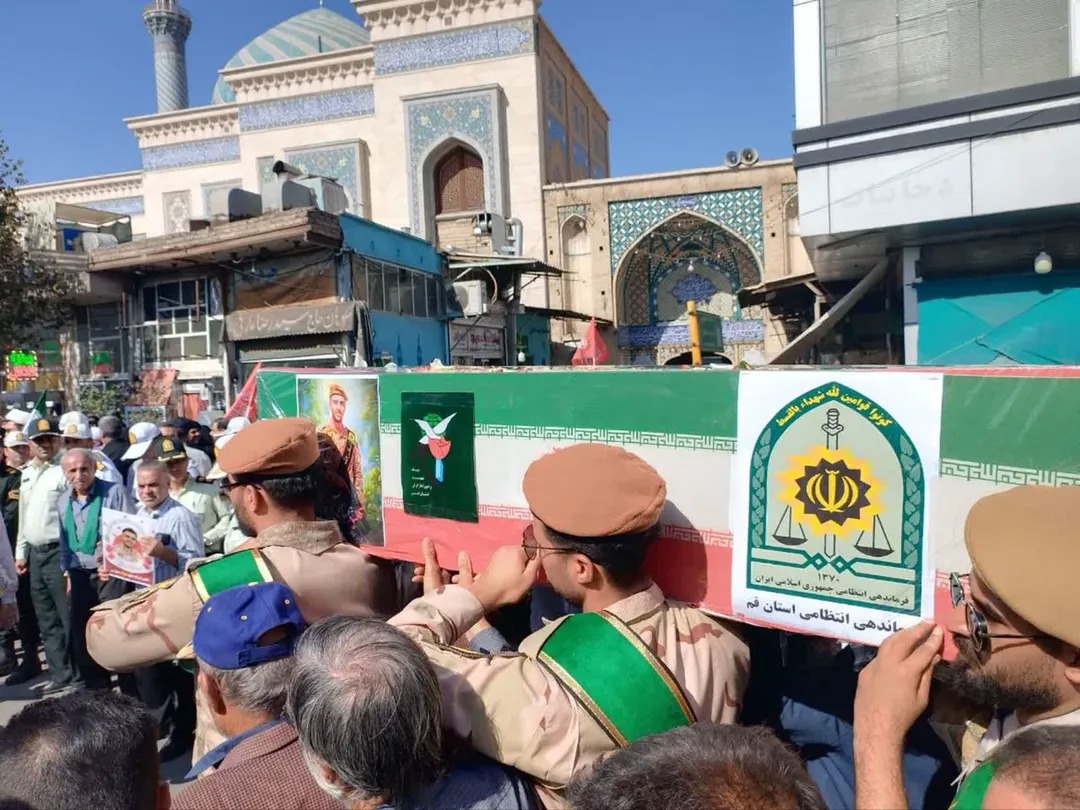 پیکر شهید عباس آقایی در قم  تشییع شد