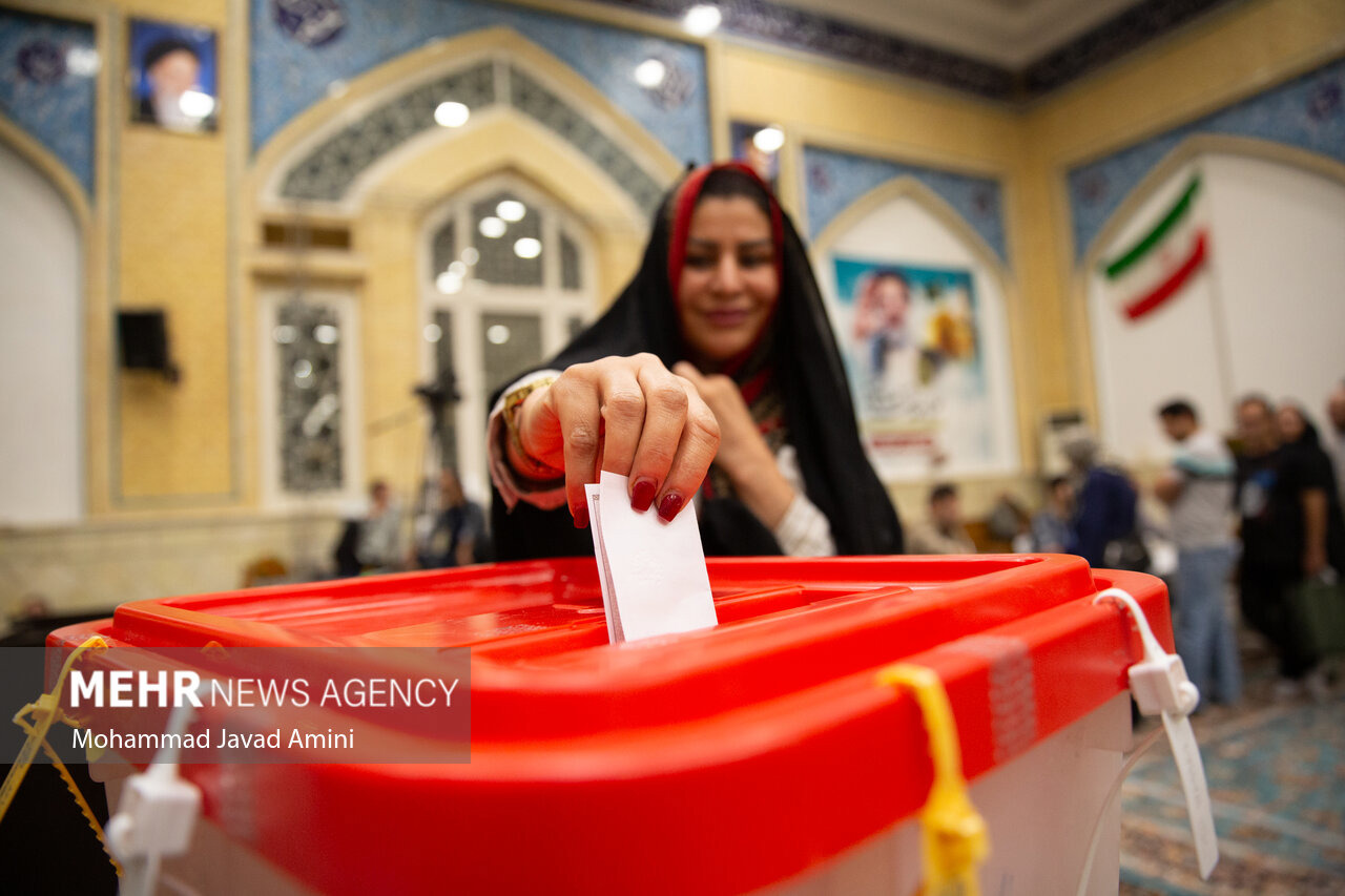 مانورآمادگی انتخابات شوراهای اسلامی شهر و روستا در دو بخش قم برگزار شد