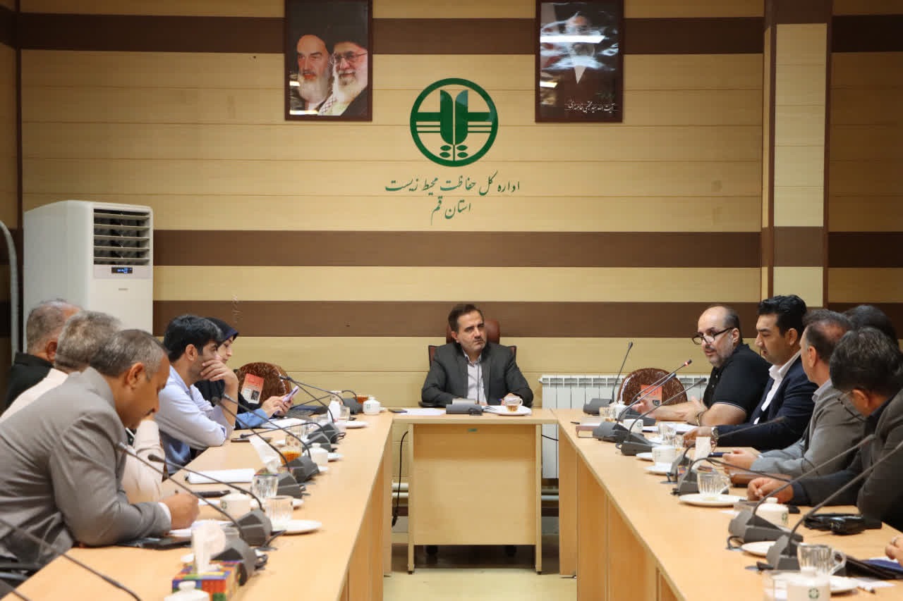 ساماندهی پسماند صنایع کفش و دمپایی قم با ضرب‌الاجل یک‌ماهه