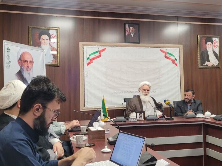 علامه حسن‌زاده آملی، پیونددهنده حکمت، عرفان و بصیرت سیاسی بود
