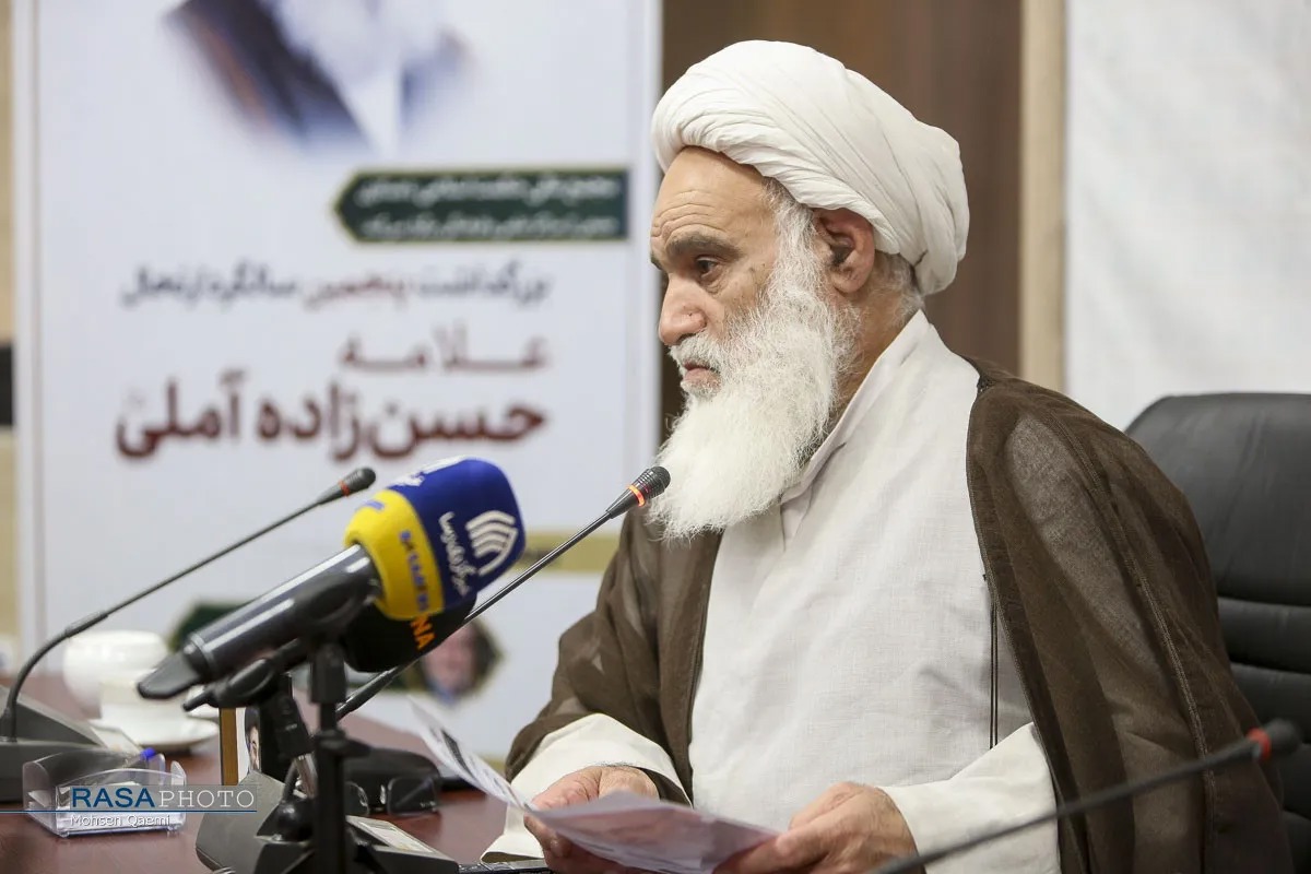 علامه حسن‌زاده آملی نسبت به انقلاب و جامعه دلسوز بود
