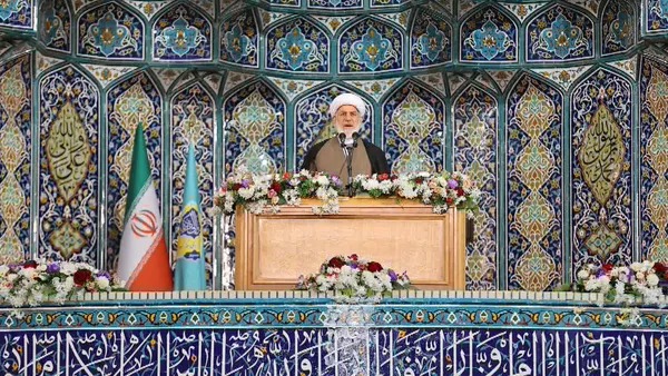 مسئولان باکو از تاریخ کشف حجاب رضاخان عبرت بگیرند