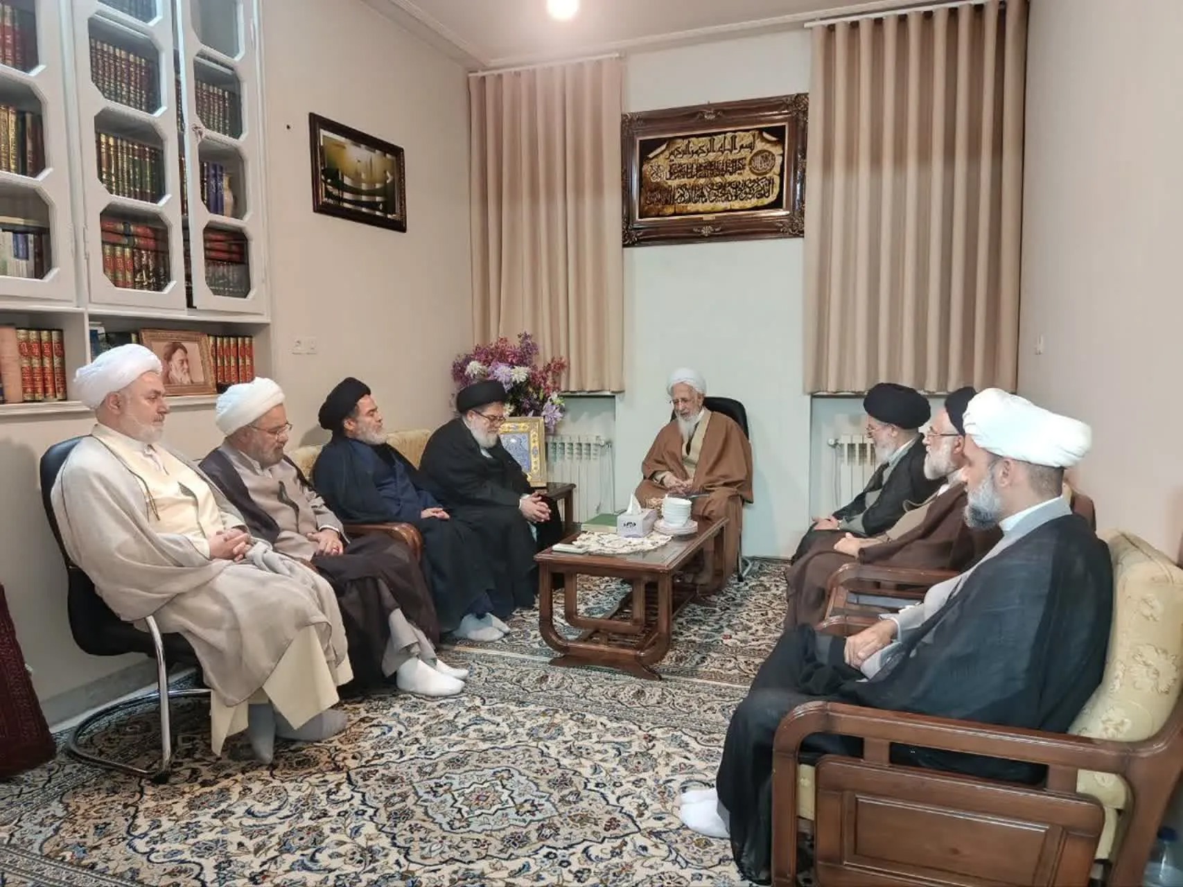 دیدار اعضای بیت مرحوم آیت‌الله‌ شبیری زنجانی با آیت‌الله جوادی آملی + تصاویر