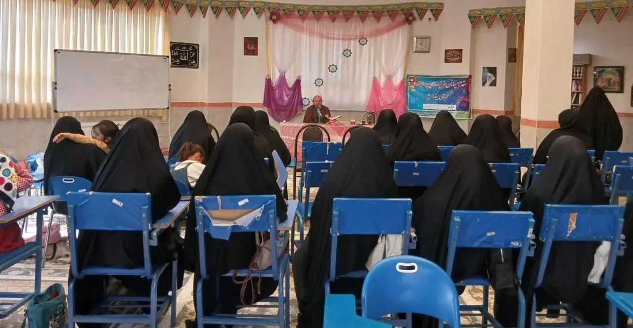 طلبگی شغل نیست، سبک زندگی است