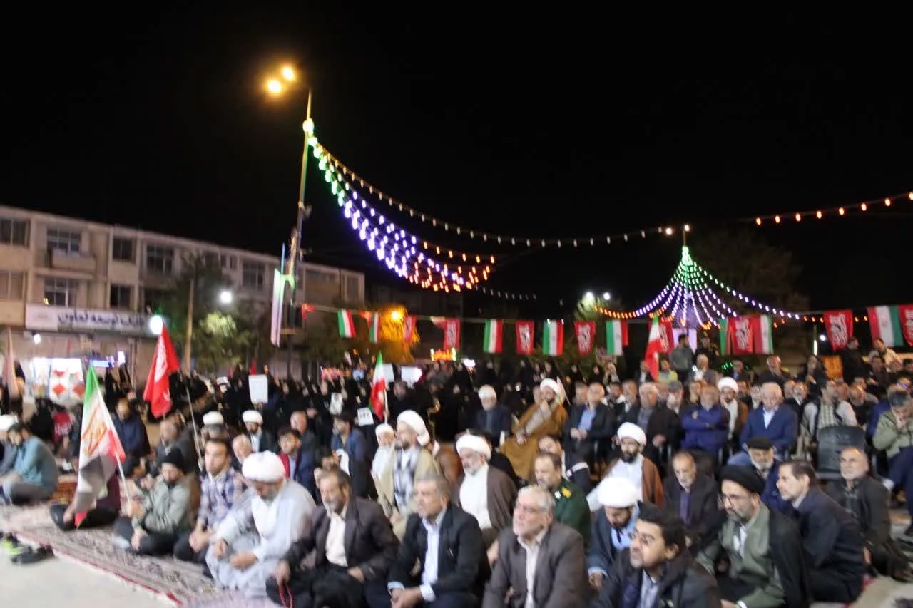 گردهمایی پرشور مردم فارسان در شب ۲۳۴؛ تجلیل از شکوه شهادت و میراث سردار سلیمانی