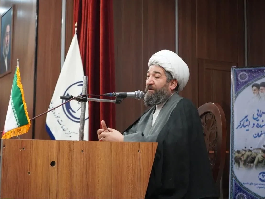 روحانیون باید جایگاه خود را در مسیر هدایت مردم حفظ کنند