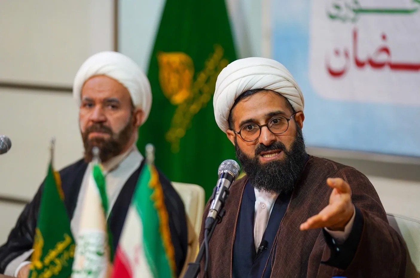 فشارهای دشمن برای ایجاد شکاف اجتماعی و کاهش اعتماد عمومی است