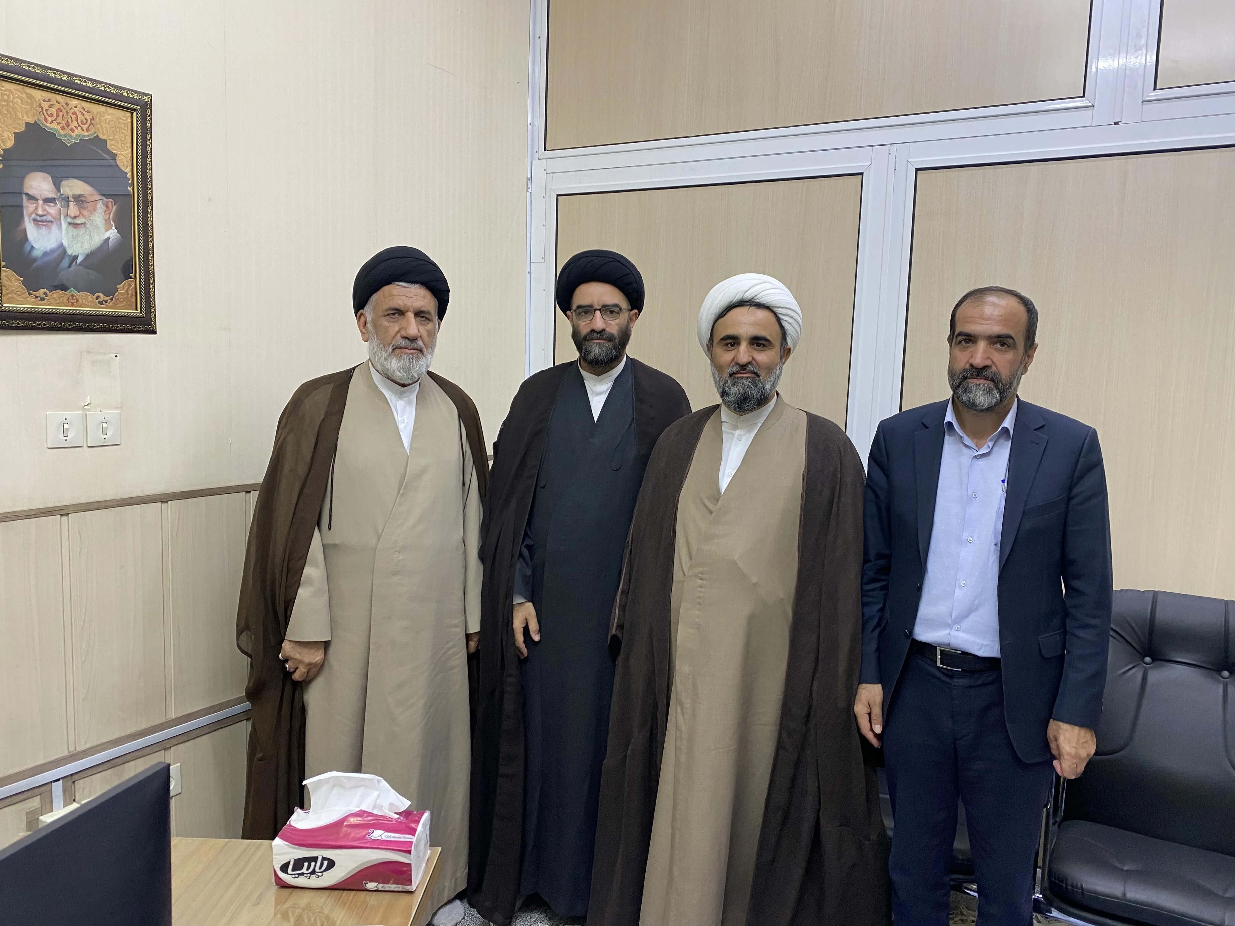 تداوم خدمات دفتر شهریه مقام معظم رهبری با قوت پیگیری می‌شود