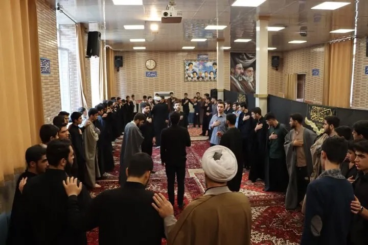 سوگواری ایام فاطمیه در مدرسه علمیه امیرالمومنین برگزار شد+ تصاویر