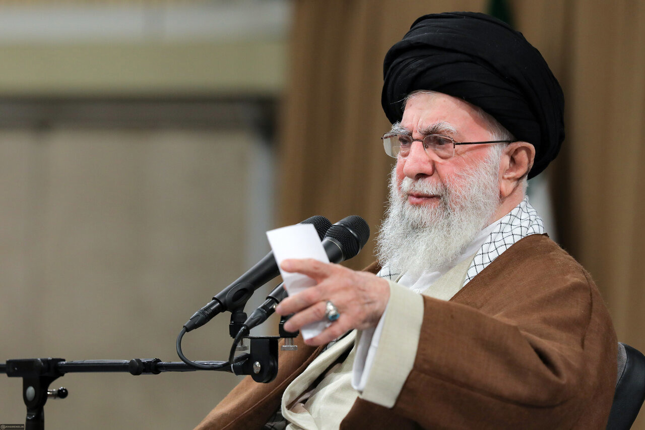 بازخوانی آخرین توصیه‌های رهبر شهید؛ بخش چهارم: راوی قوت‌ها باشید، نه ضعف‌ها!