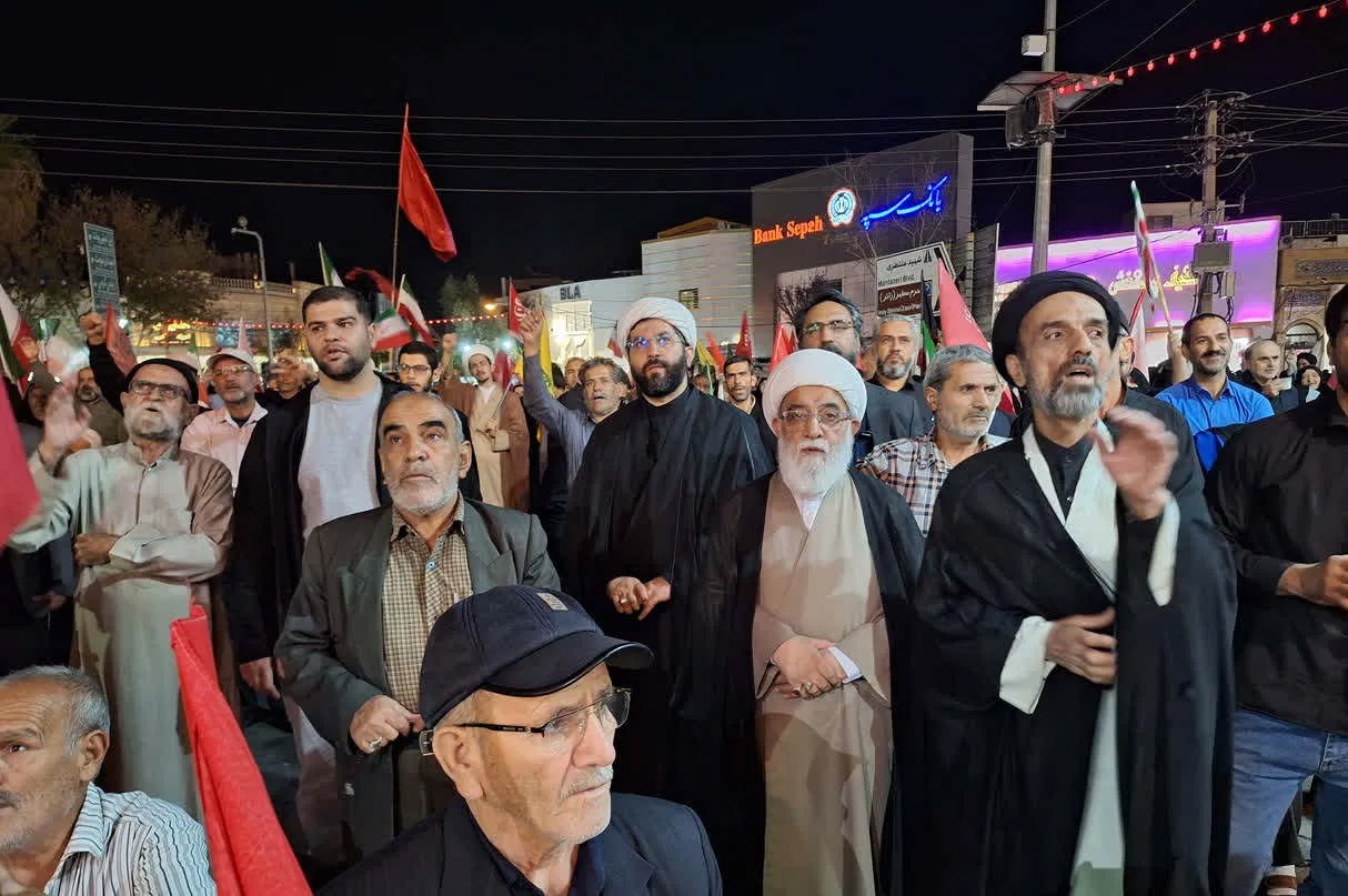 روشنگری رمز پیروزی بر دشمنان است/ مردم با بصیرت خود نقشه‌های دشمن را خنثی می‌کنند