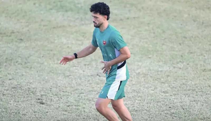 حضور یک زوج جوان در بازی امروز پرسپولیس!