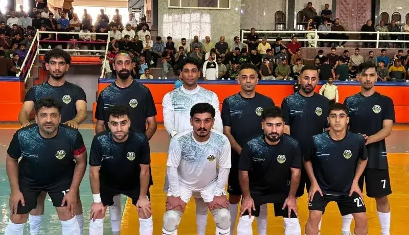 شغل دوم پدیده فوتبال ایران در بهبهان!